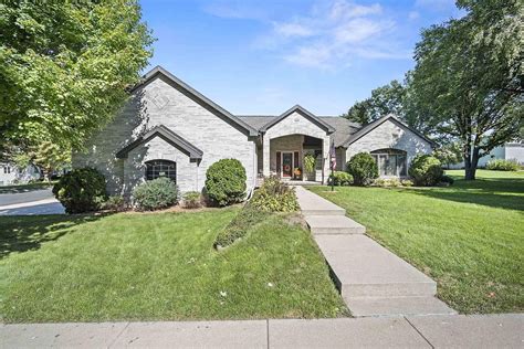 stoughton wi zillow|400 homme court stoughton wi.